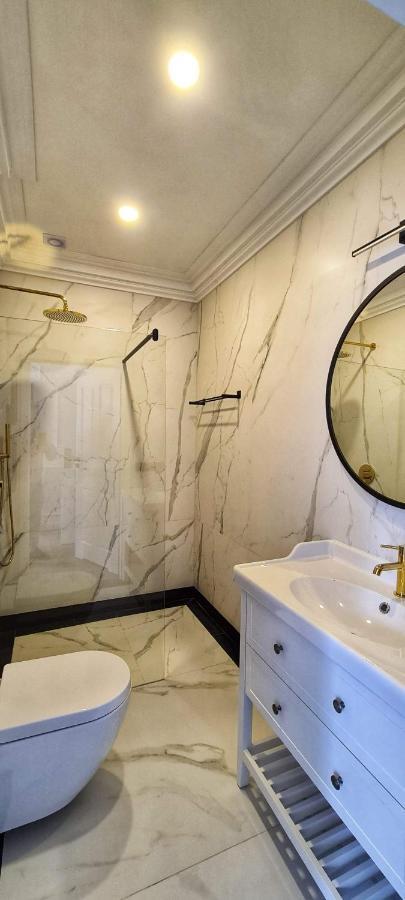 Monte Carlo Boutique Hotel 슈비노우이스쳬 외부 사진