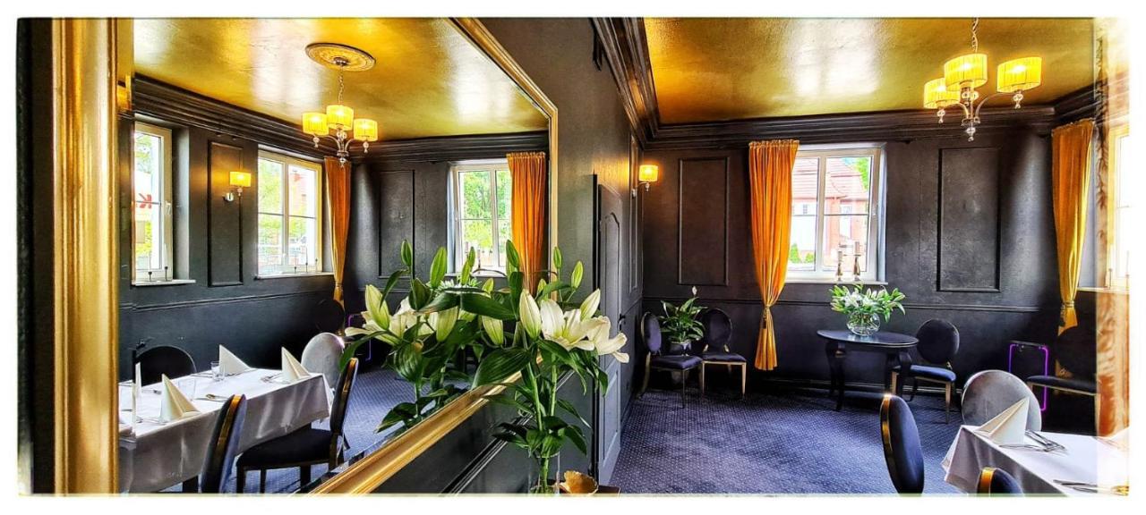 Monte Carlo Boutique Hotel 슈비노우이스쳬 외부 사진